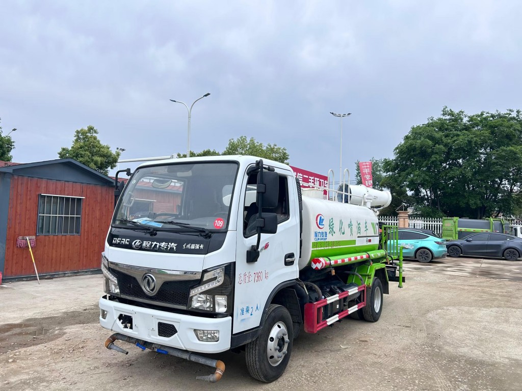 东风嘉运8方洒水车