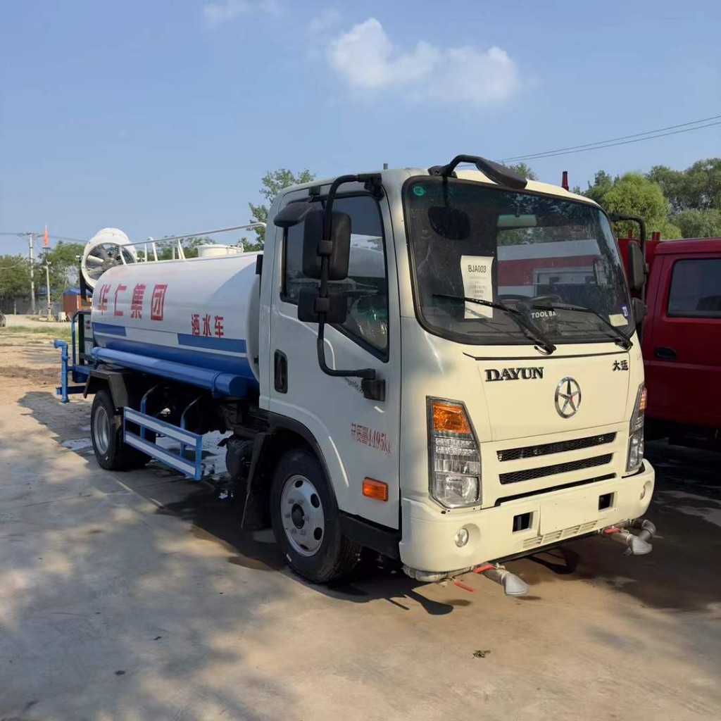 大运5方洒水车