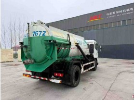 东风153 10方吸污车
