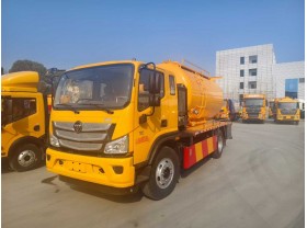 福田欧马可5方吸污车