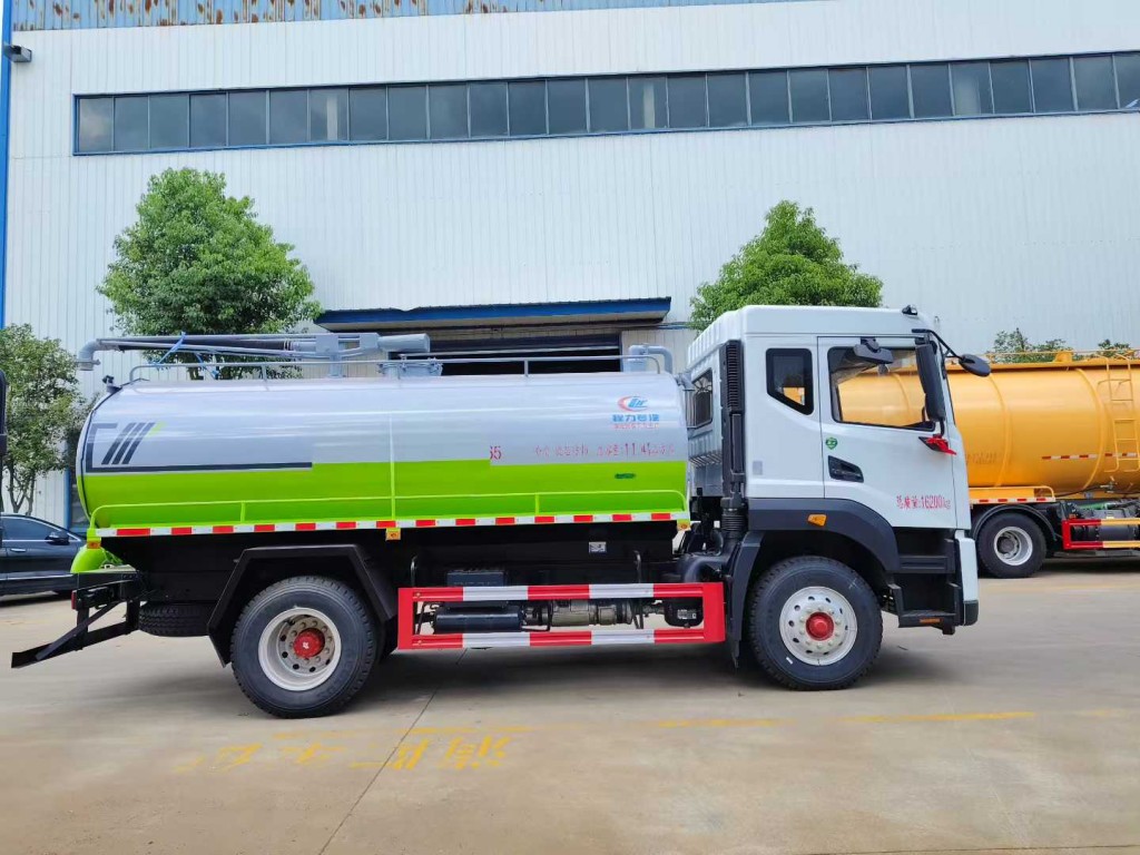 东风153 12方吸粪车