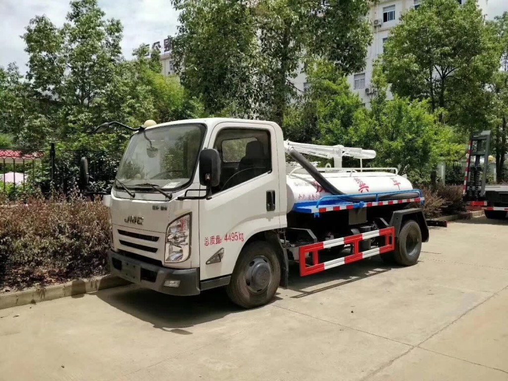 江铃3方吸粪车
