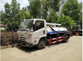 江铃3方吸粪车