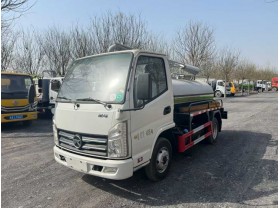凯马2方吸粪车