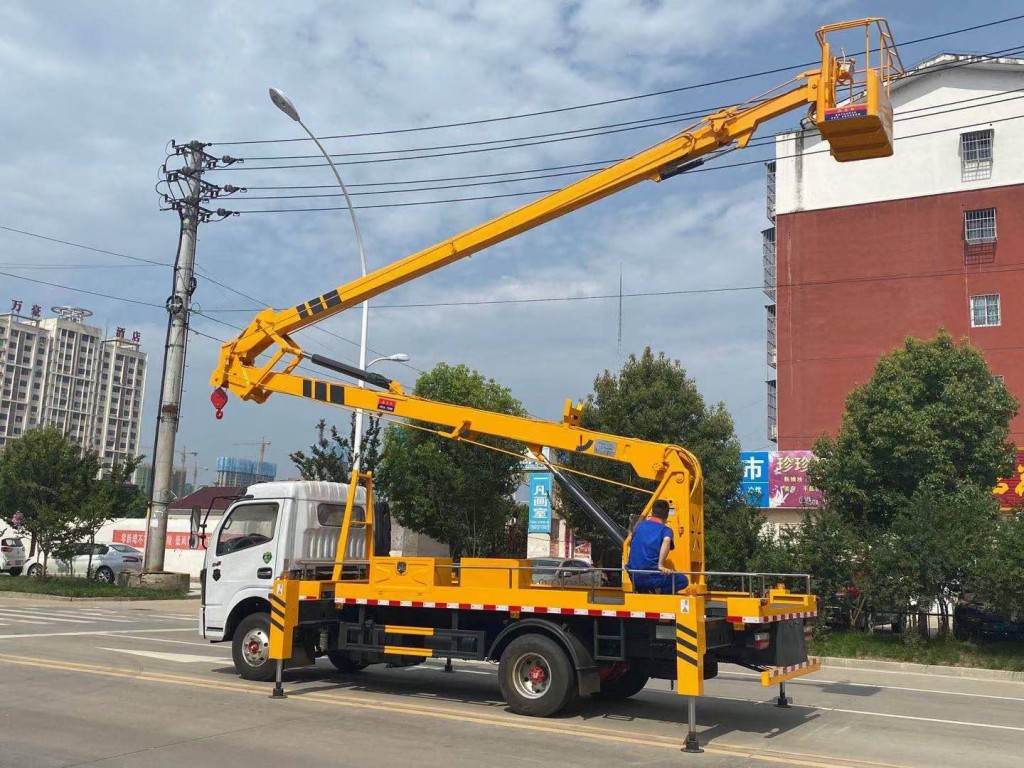 东风145型18米高空作业车