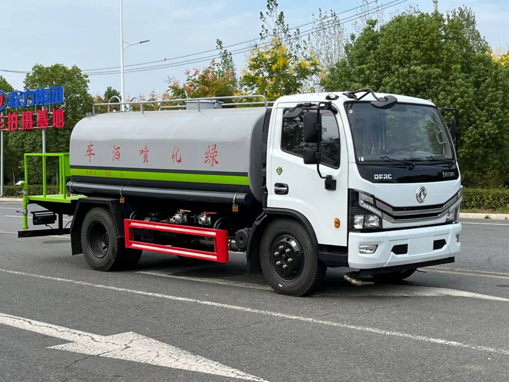 东风4方多功能雾炮车