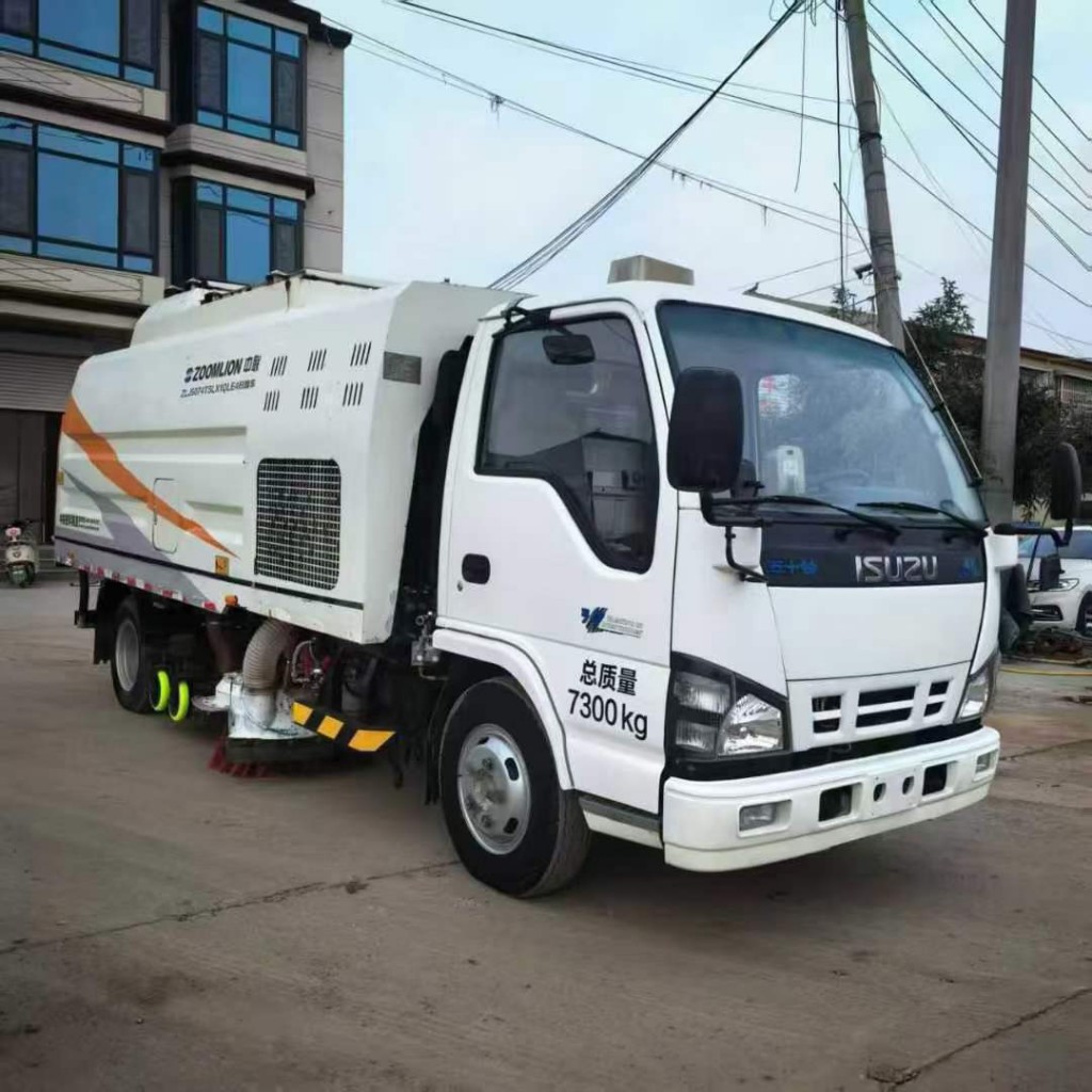 五十铃5.5方扫路车