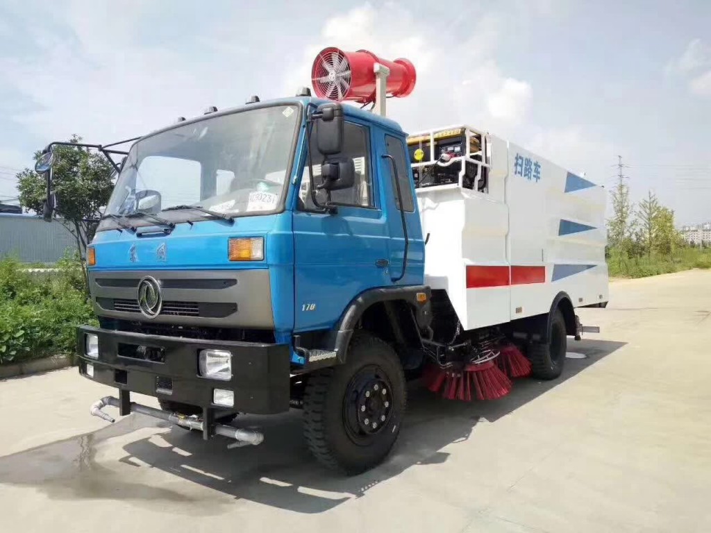 东风145 8方扫路车