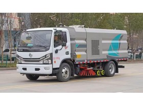 东风多利卡9方洗扫车