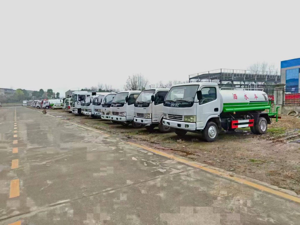 3吨洒水车