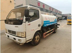 5吨洒水车