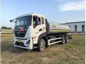 大型洒水车