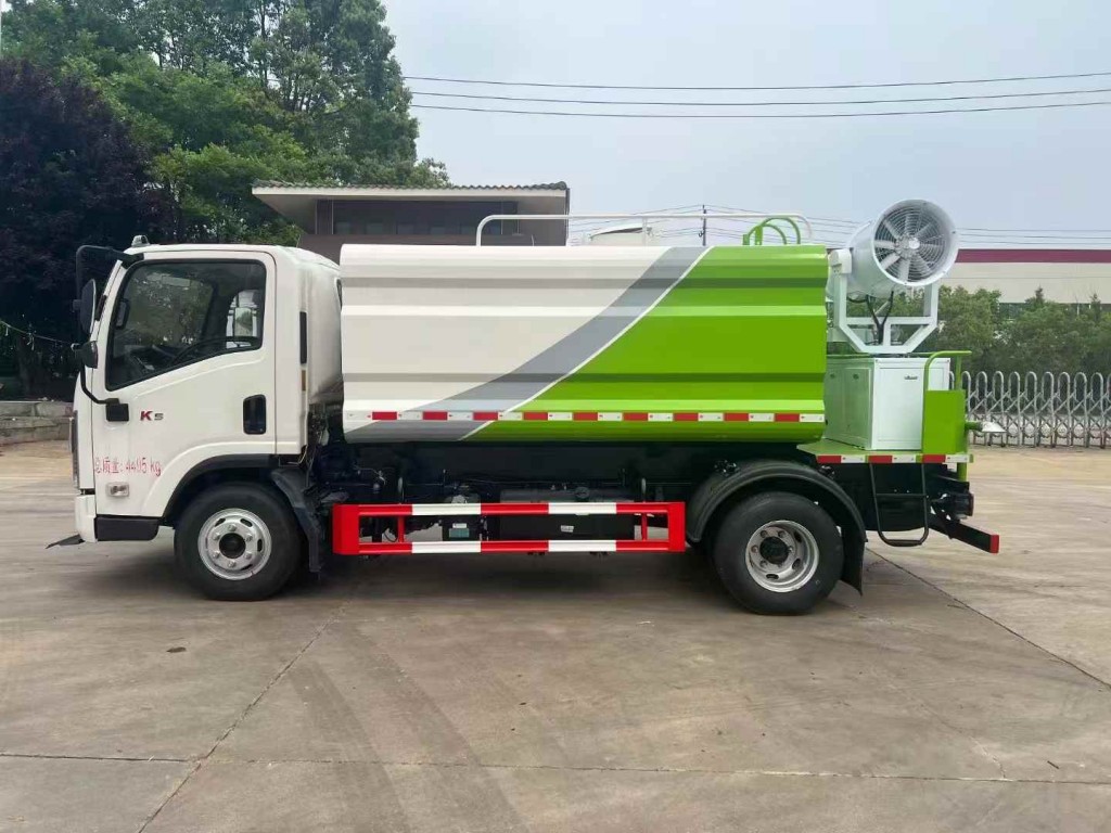 抑尘洒水车