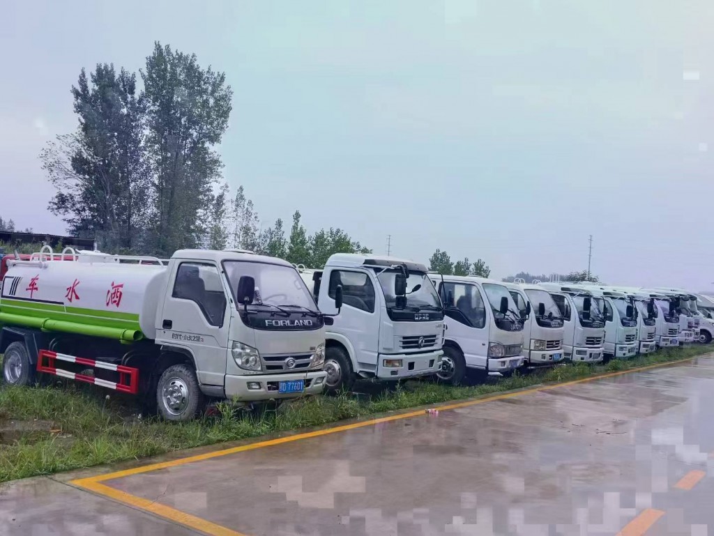 2吨洒水车