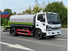力威洒水车