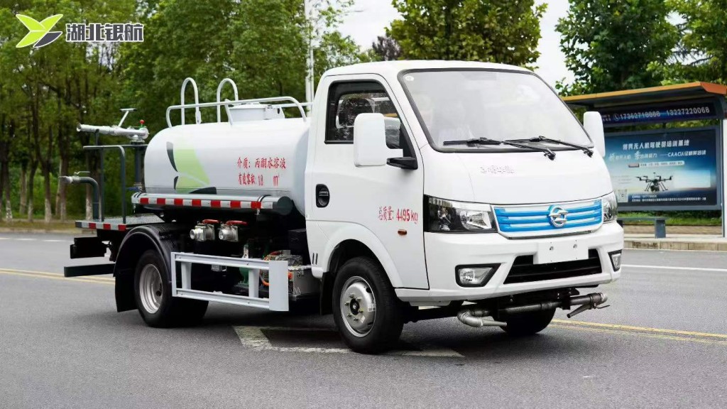 单桥洒水车