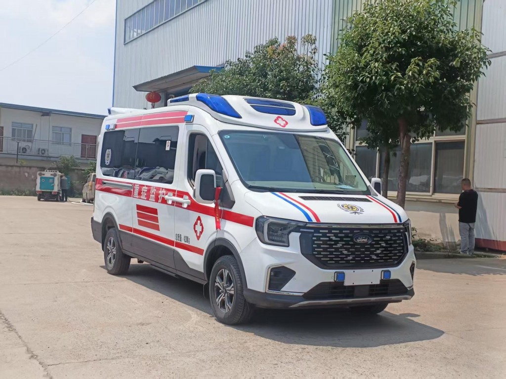 福特全顺救护车