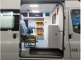 江铃特顺转运型救护车