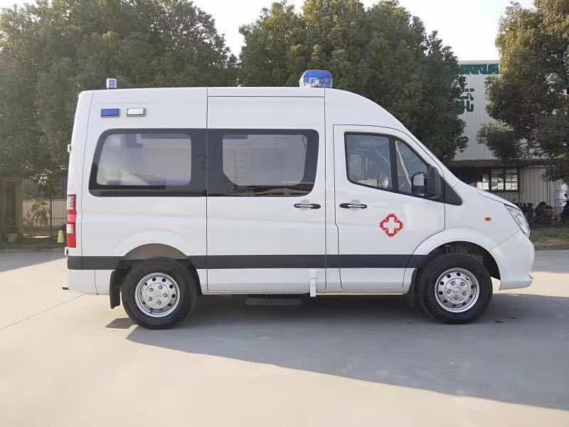 福田图雅诺紧急救护车