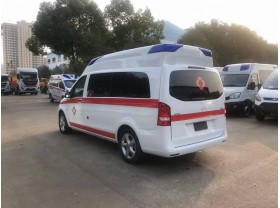 医疗奔驰急救车
