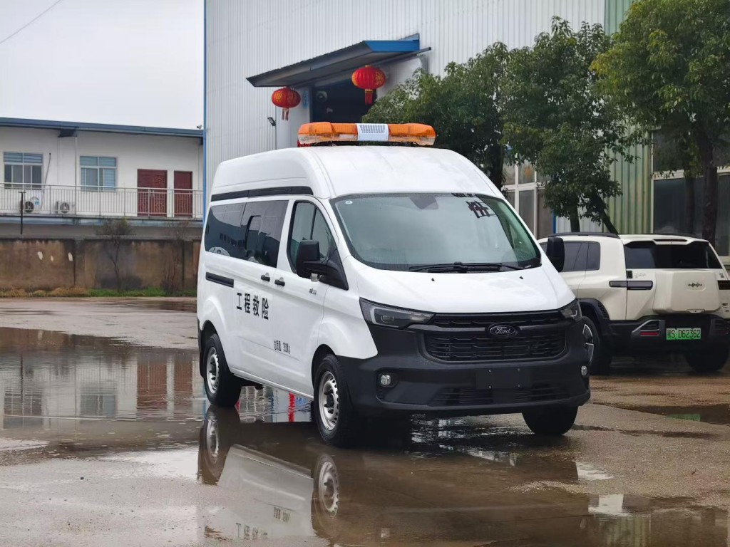 福特全顺急救车