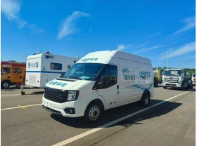 江铃特顺健康体检车