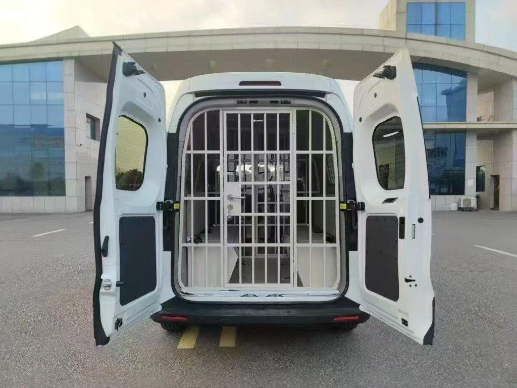 依维柯多功能解押车