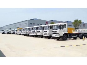 东风天锦医疗废物转运车