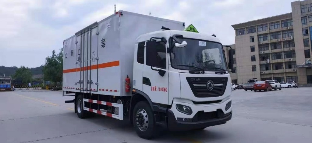 东风天锦医疗废物专用车