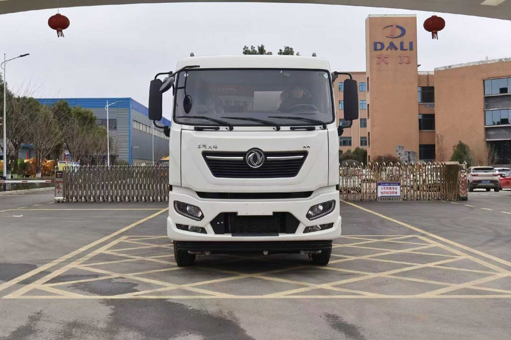 东风天锦医疗废物收集车