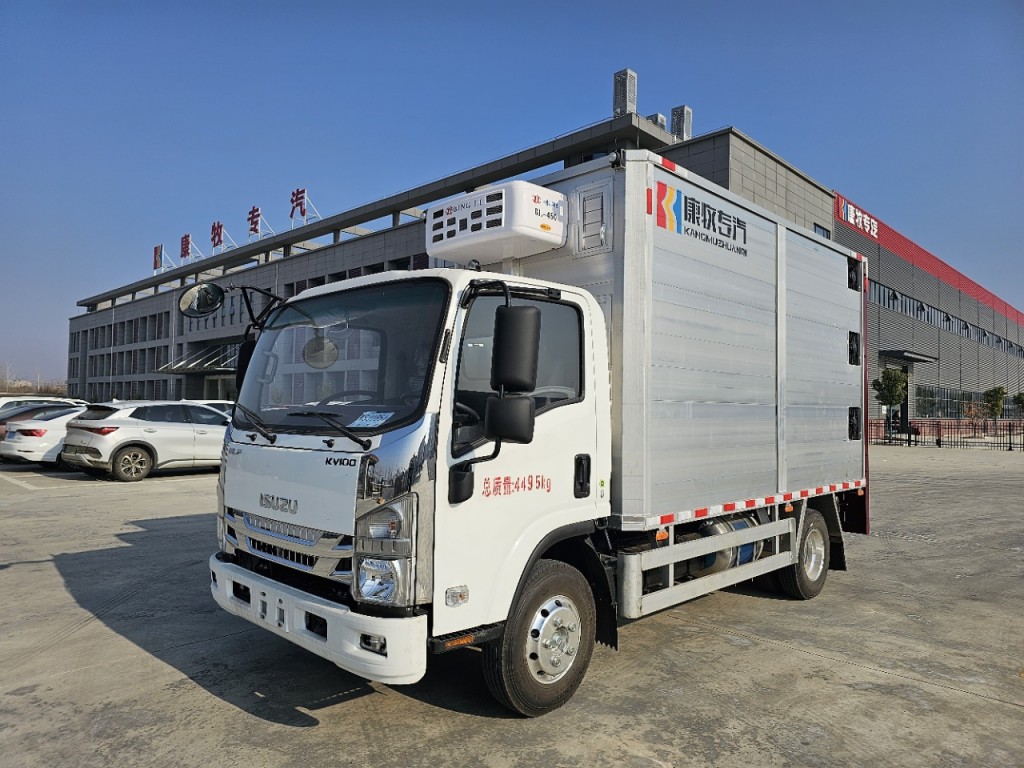 五十铃运猪车