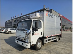 五十铃运猪车