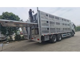 东风天龙猪苗恒温车