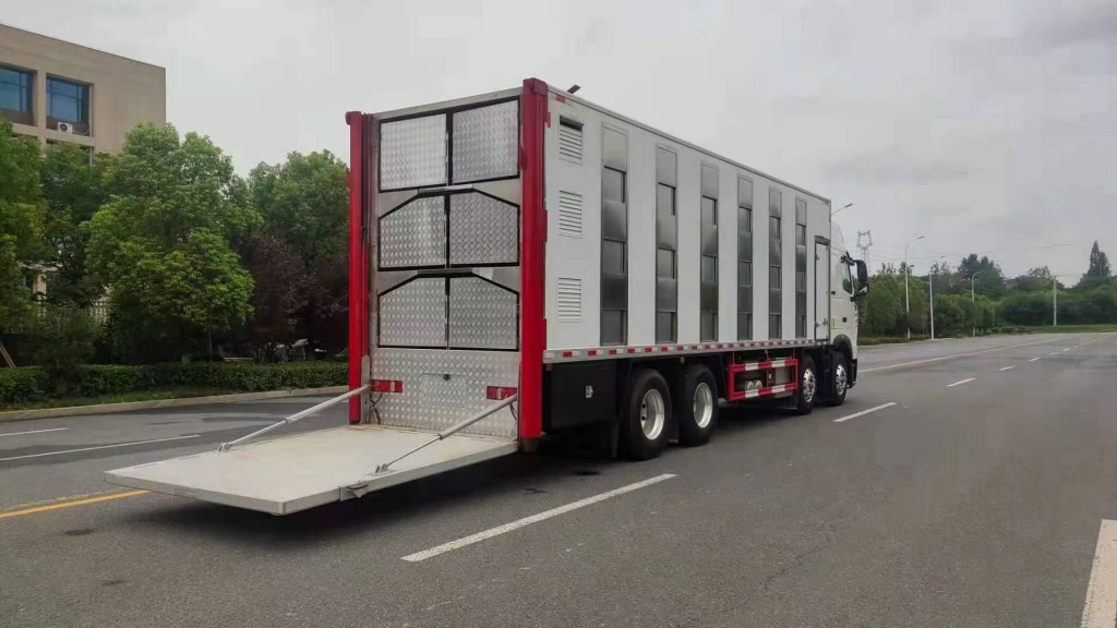 五十铃猪苗恒温车