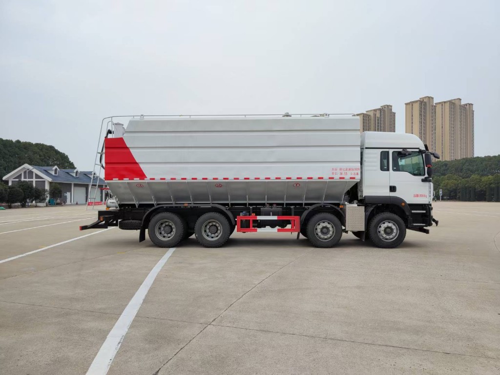 20吨散装饲料运输车