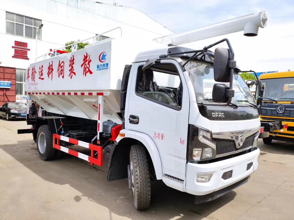 东风多利卡12方散装饲料运输车