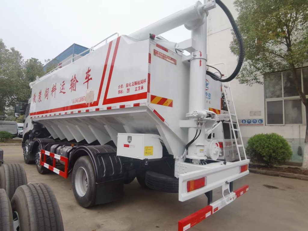 东风天锦30方散装饲料运输车