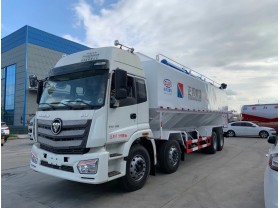 福田欧曼40方散装饲料运输车
