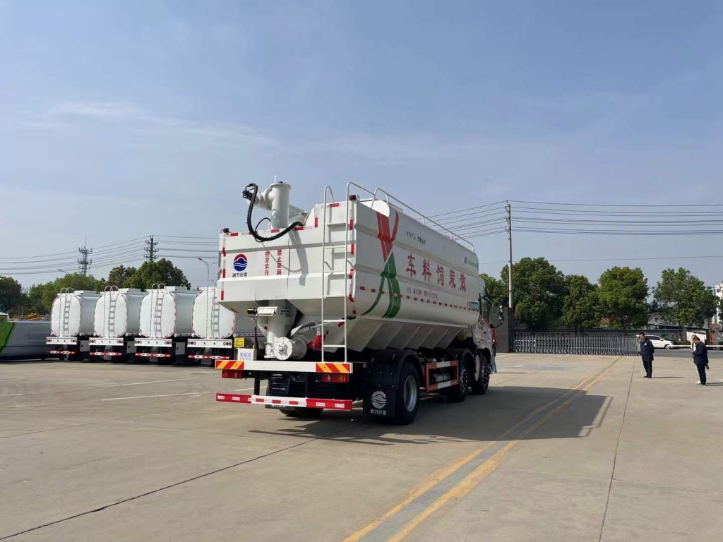 15吨散装饲料车