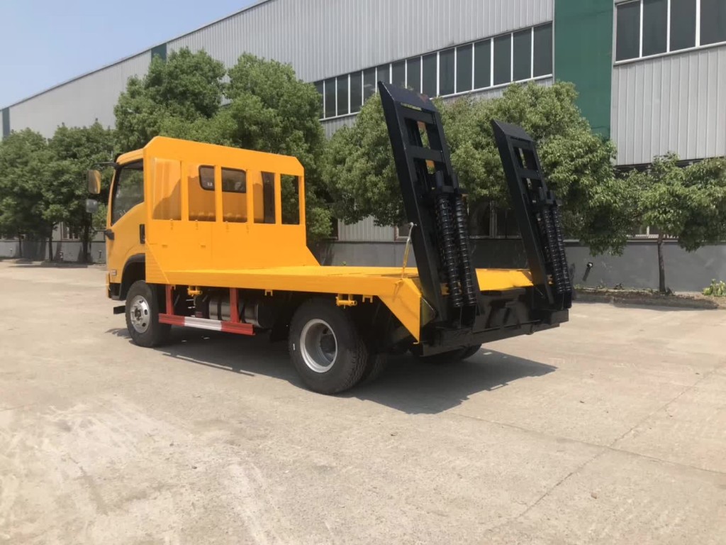 五征4米2蓝牌平板车