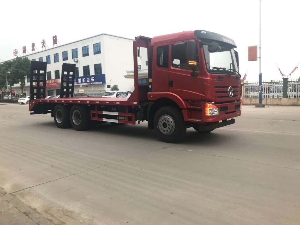 大运风驰后八轮平板车