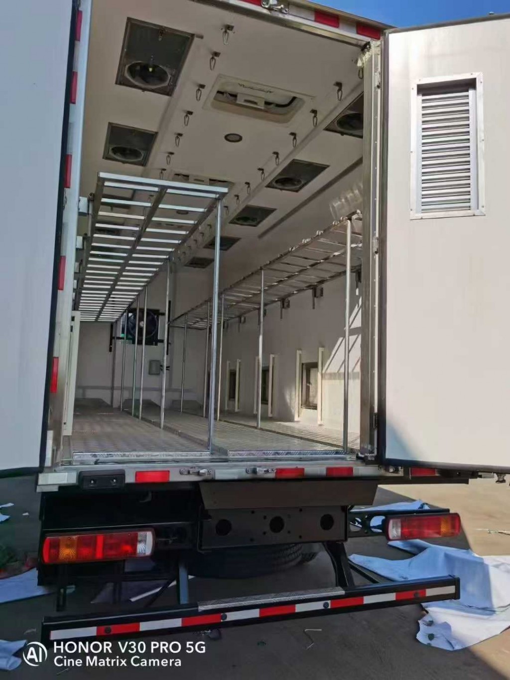 恒温畜禽运输车