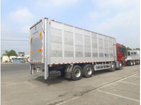 福田畜禽运输车