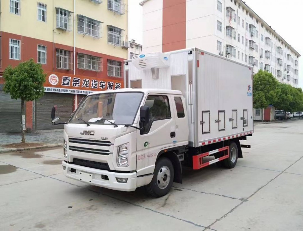 江铃畜禽运输车