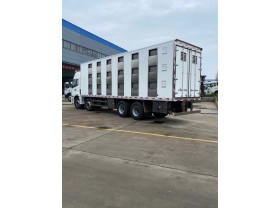 福田欧曼前四后八畜禽运输车