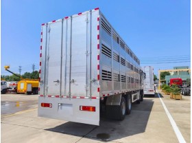 东风天龙畜禽专用运输车