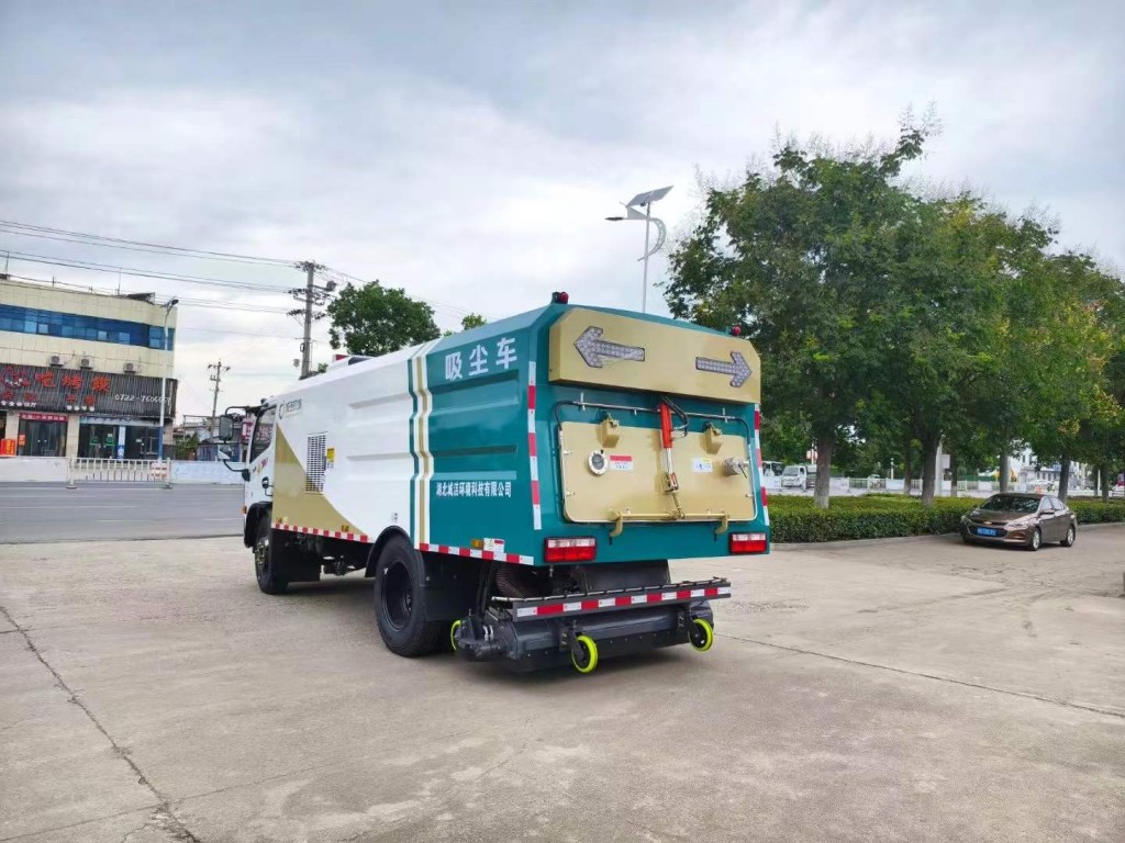 吸扫式扫路车