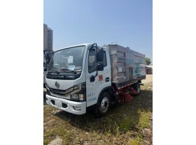 8方扫路车