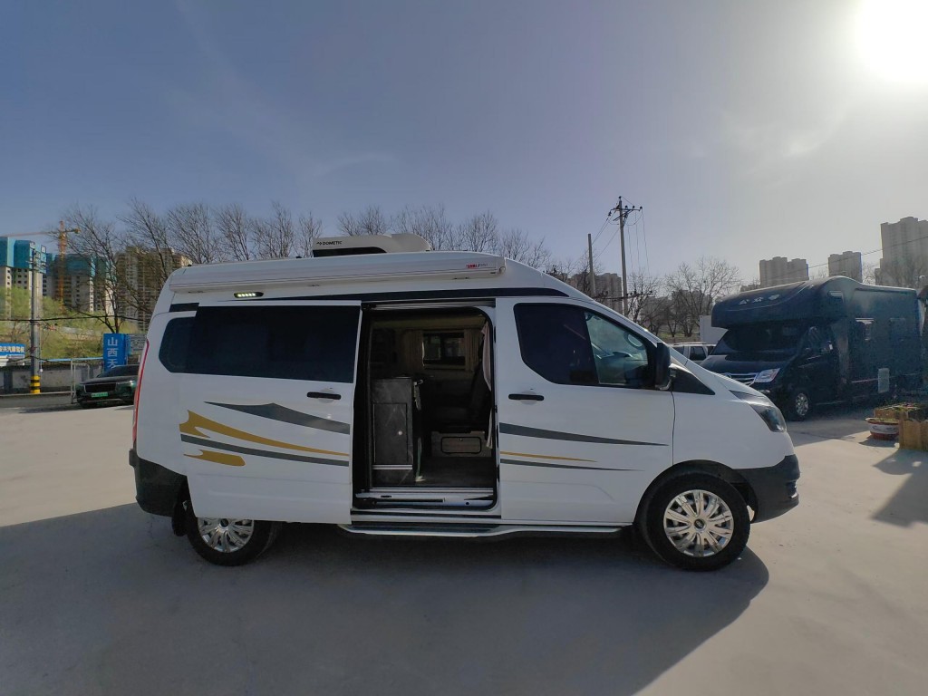 B型江铃福特房车