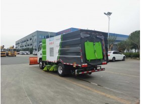 江铃扫路除雪车